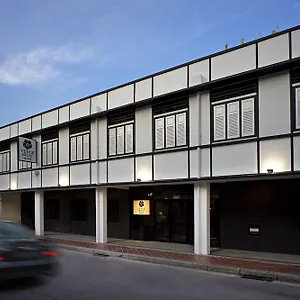 https://venue-hotel-the-lily.singapore-best-hotels.net