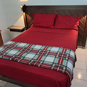 **** Hotel Mom's Place Jamaica