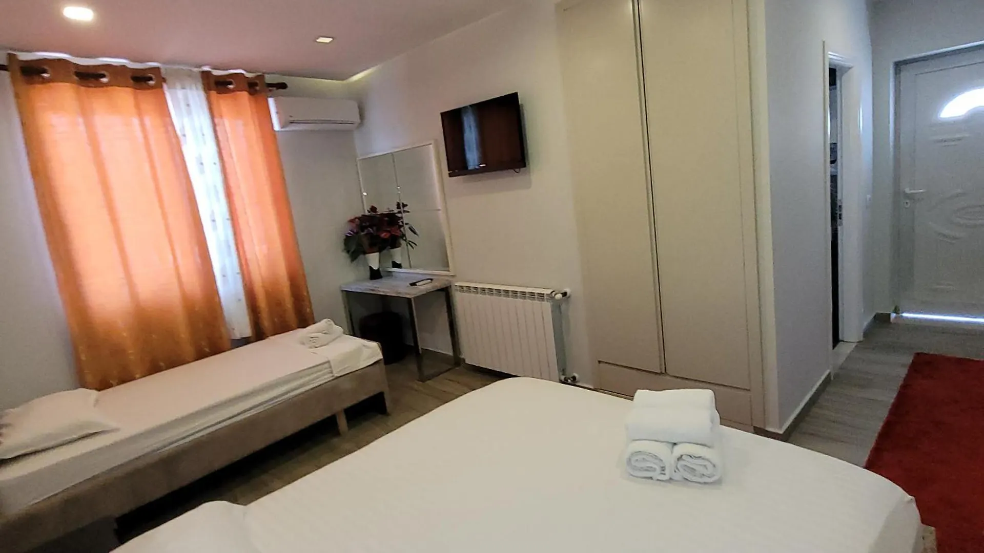 Hotel Erandi Rinas 3*,