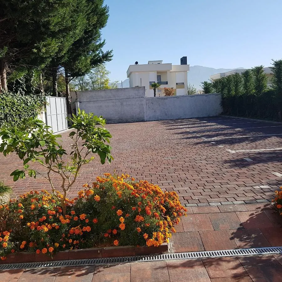 Hotel Erandi Rinas 3*,