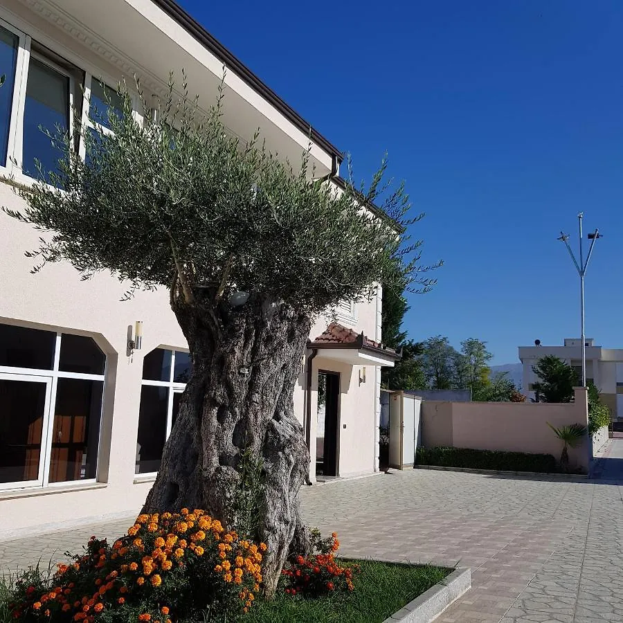 Hotel Erandi Rinas Albania
